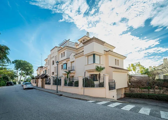 Renovated In 2024 - With Pool And Parking Apartment Marbella