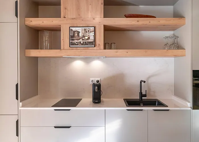 Renovated In 2024 - With Pool And Parking Apartment *