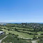 Διαμέρισμα Renovated In 2024 - With Pool And Parking Μαρμπέλλα