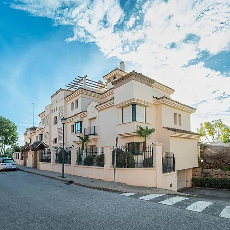 Renovated In 2024 - With Pool And Parking Appartement Marbella