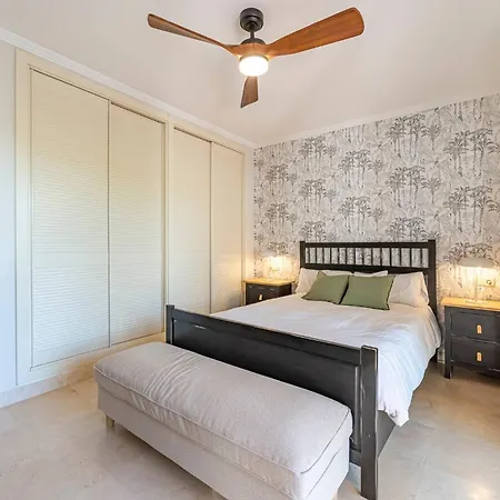 Renovated In 2024 - With Pool And Parking * 马尔韦利亚