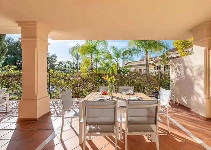 Renovated In 2024 - With Pool And Parking *