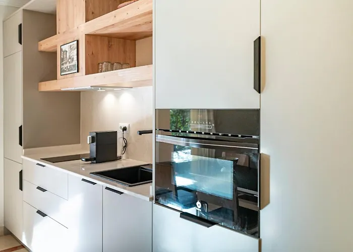 アパート Renovated In 2024 - With Pool And Parking