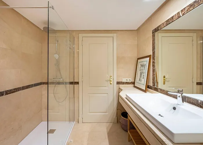 Renovated In 2024 - With Pool And Parking アパート *