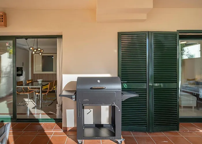 Renovated In 2024 - With Pool And Parking