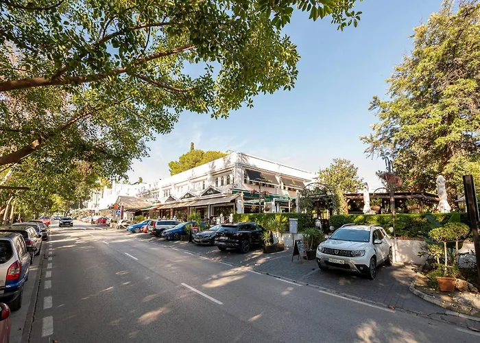 Renovated In 2024 - With Pool And Parking