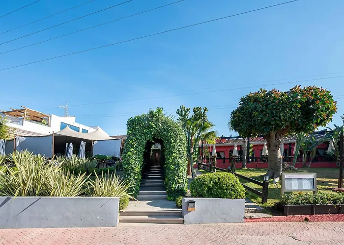 Renovated In 2024 - With Pool And Parking