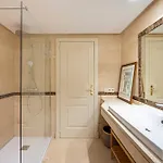 Renovated In 2024 - With Pool And Parking Apartament *