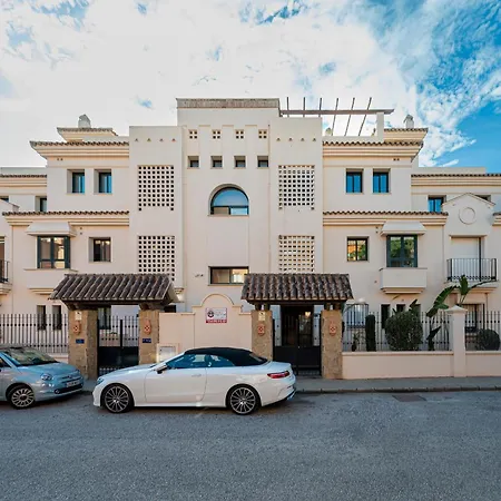 Renovated In 2024 - With Pool And Parking Marbella